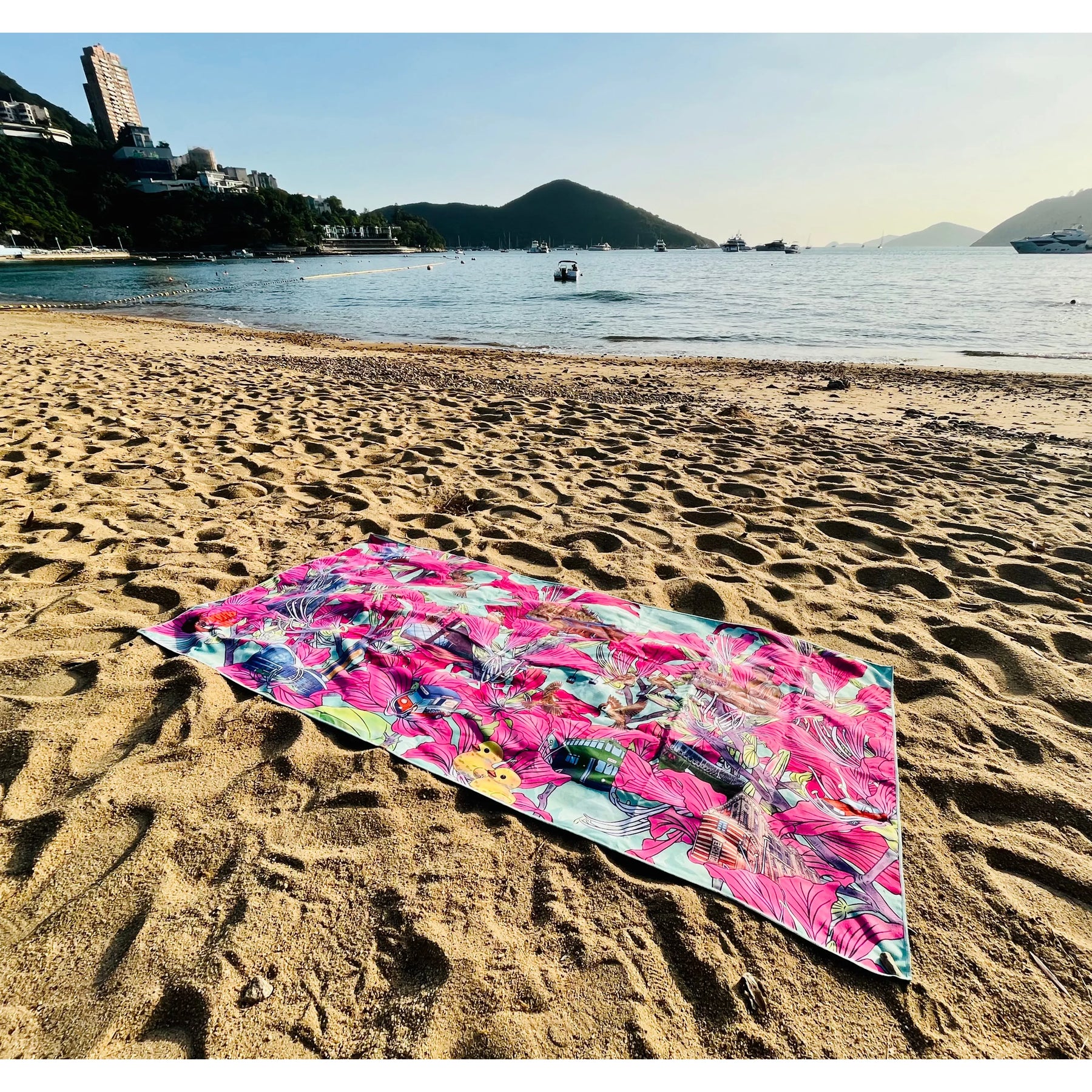 BEACH TOWEL: Full Bloom - Sand Free