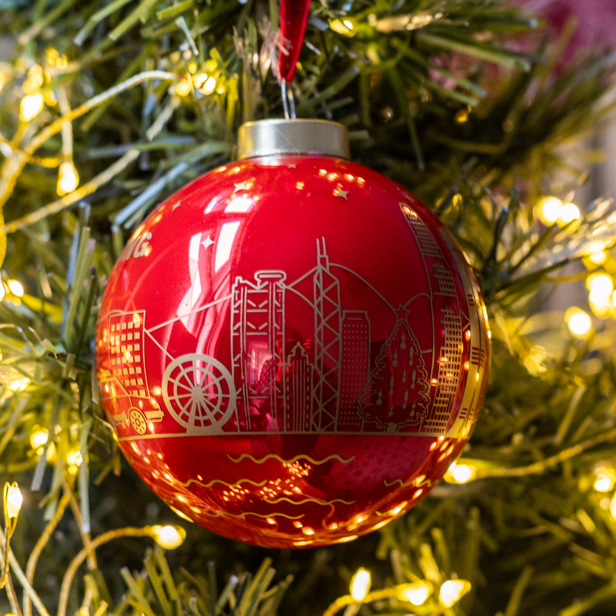 GLASS BAUBLE: Hong Kong Skyline Red