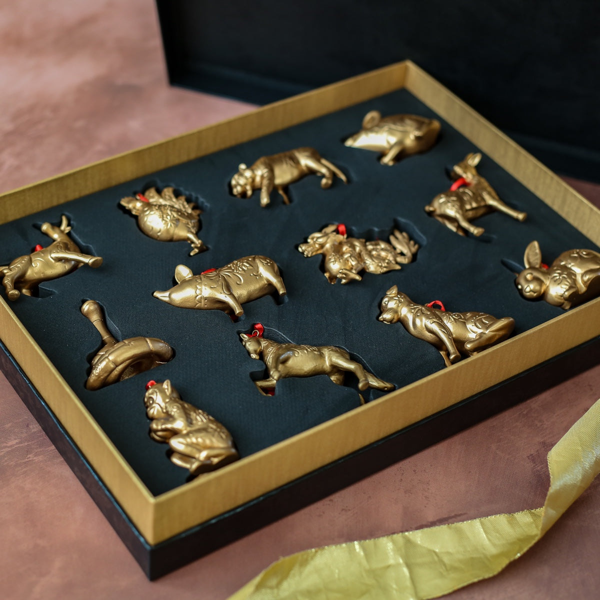 ZODIAC HANGING DECORATION: Gold Pig