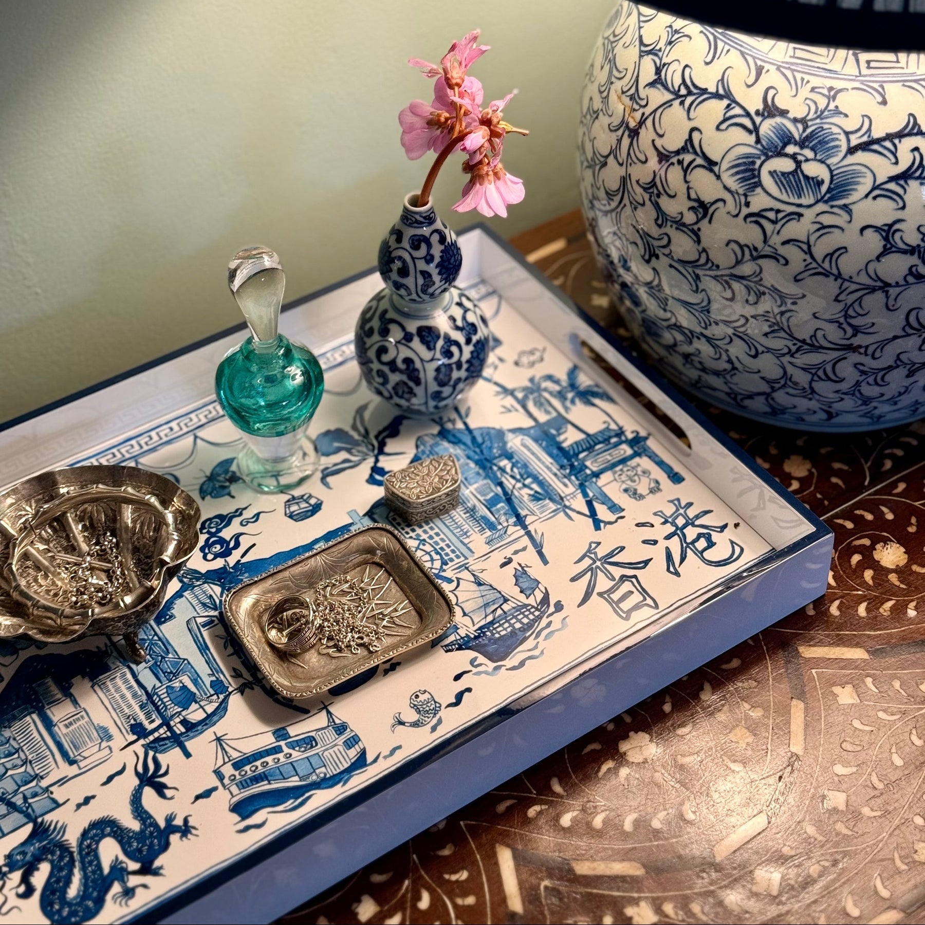 LACQUER TRAY: Hong Kong Homage