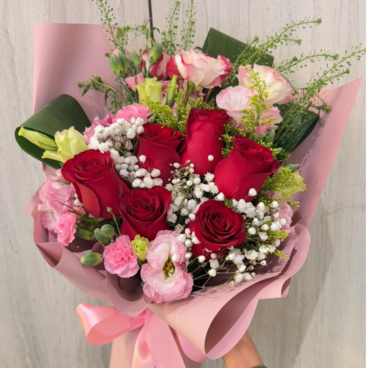 VALENTINE'S DAY BOUQUET: including free greeting card & delivery
