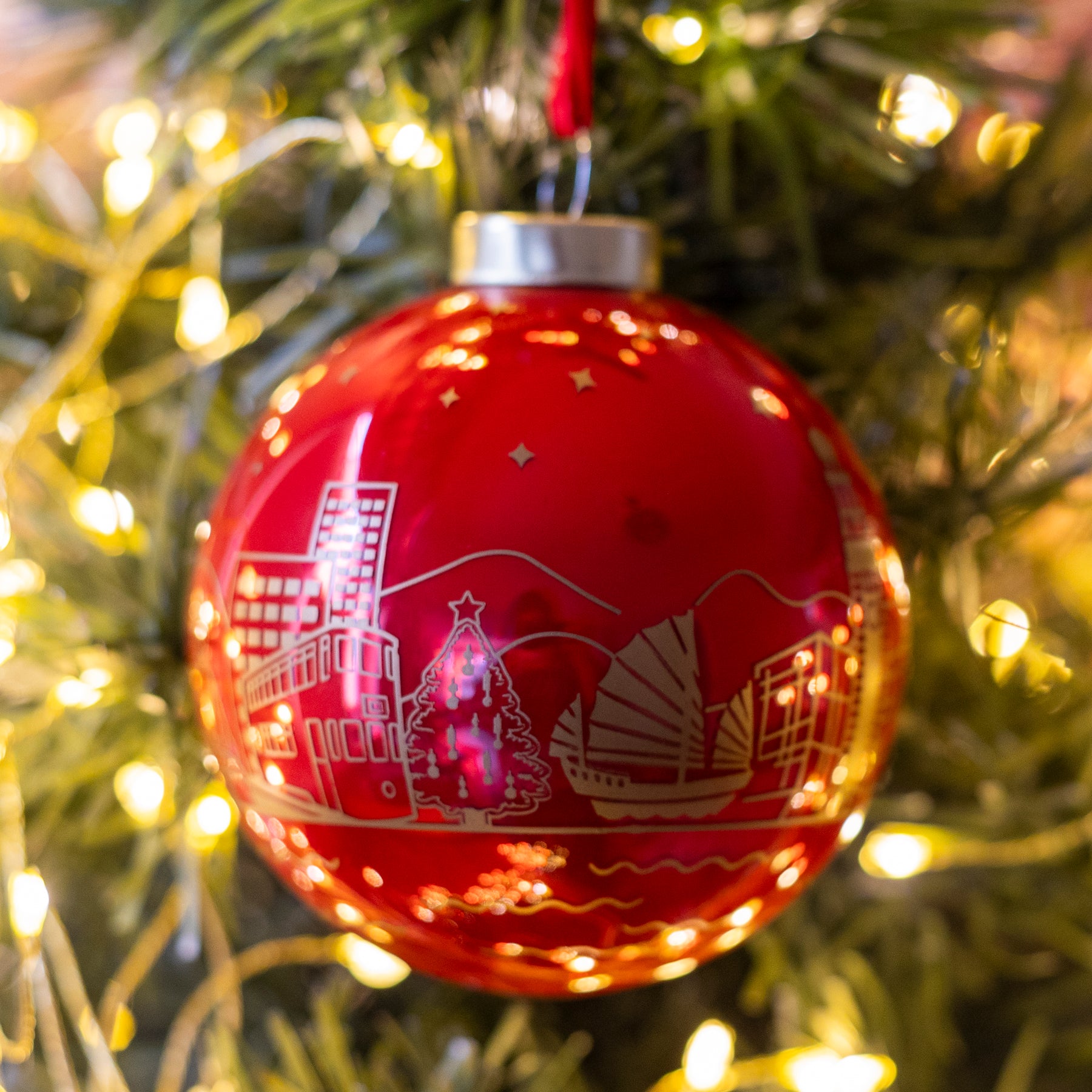 GLASS BAUBLE: Hong Kong Skyline Red