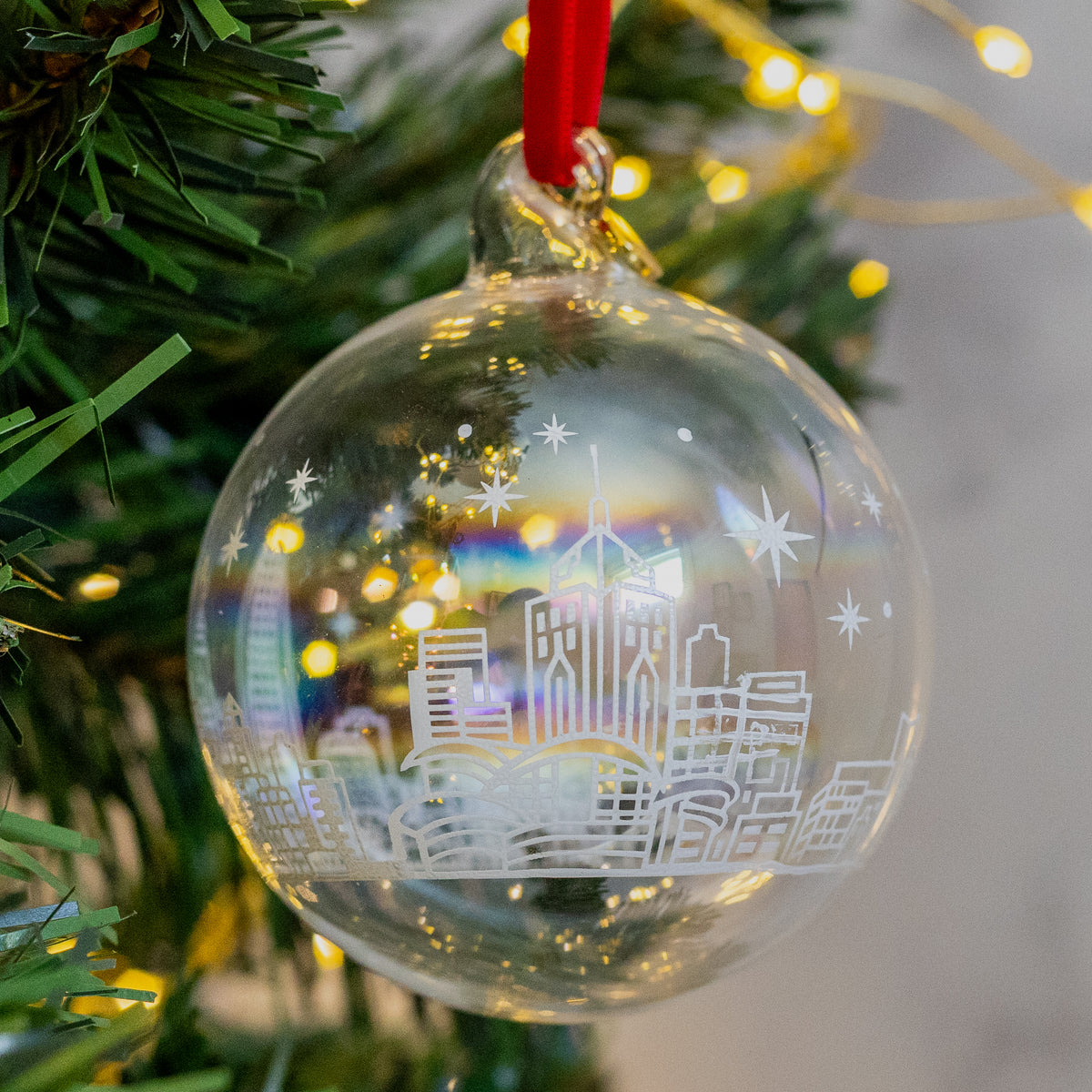 GLASS BAUBLE: Pearlescent Skyline Bauble